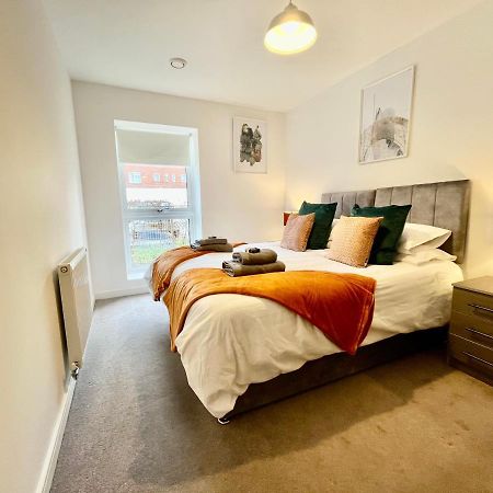 פורטסמות' Spacious 2 Bed Ground Floor Apartment, Free Parking, Close To Historic Dockyard & Gunwharf Quays מראה חיצוני תמונה